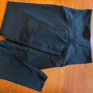 SPANX Black Performance Capri Leggings